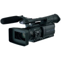 Panasonic AG-HMC154ERU, 3-CCD 1/3", 13x, LCD 3.5", 2x AudioIn XLR 3 CCD матрицы 1/3" (16:9)  Широкоугольный объектив LEICA DICOMAR, максимальная диафрагма 1.6 (wide) - 3.0 (tele), 13х оптический зум  Запись на карты памяти SD и SDHС  Ф