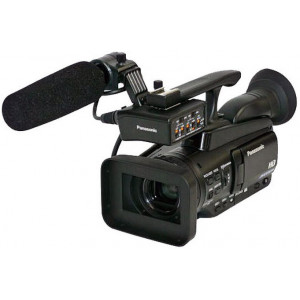 Panasonic AG-HMC41EU, 3MOS 1/4.1", 12x, LCD 2.7" Метод компрессии MPEG-4 AVC/H.264  Для записи высококачественного видео используется 1/4,1” 3MOS блок формирования изображений, с помощью которого можно получить видеоролики с разрешение