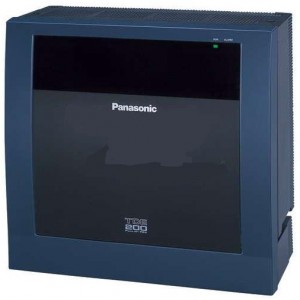 Digital IP-PBX Panasonic KX-TDE200UA, PBX main unit Цифровая гибридная IP-АТС, полноценное IP решение, использующее принцип коммутации IP-пакетов Встроены: Плата внешних IP-линий Плата внутренних IP-абонентов Голосовая почта (2 канала) Плата удаленного а