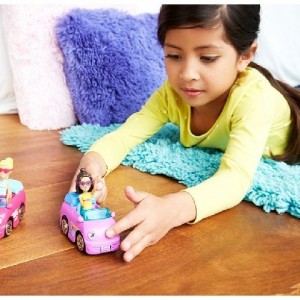 Babie papusa cu vehicol seria "On the Go" ast Mattel