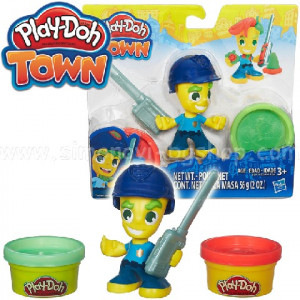 PD PLAYDOH TOWN FIGURE AST