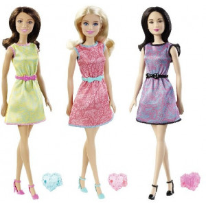 Mattel papusa Barbie pe tocuri