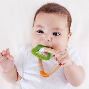 HAPE-DOUBLE TRIANGLE TEETHER